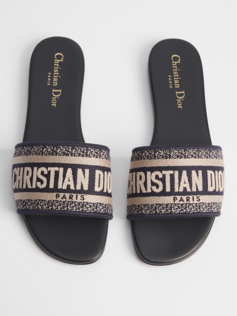 Christian Dior
Dway Slide
Deep Blue Embroidered Cotton